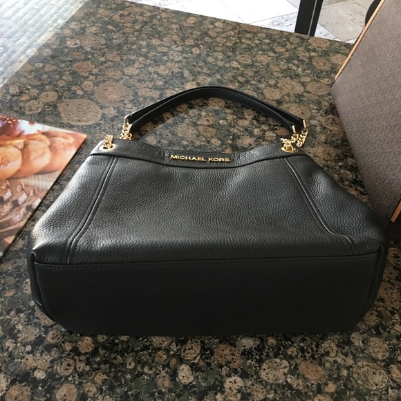 MICHAEL KORS JET SET ITEM LG CHAIN SHOULDER TOTE - Picture 7 of 8